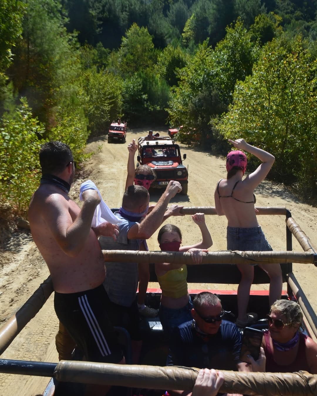 Kuşadası Jeep Safari Zeus Mağarası girişi