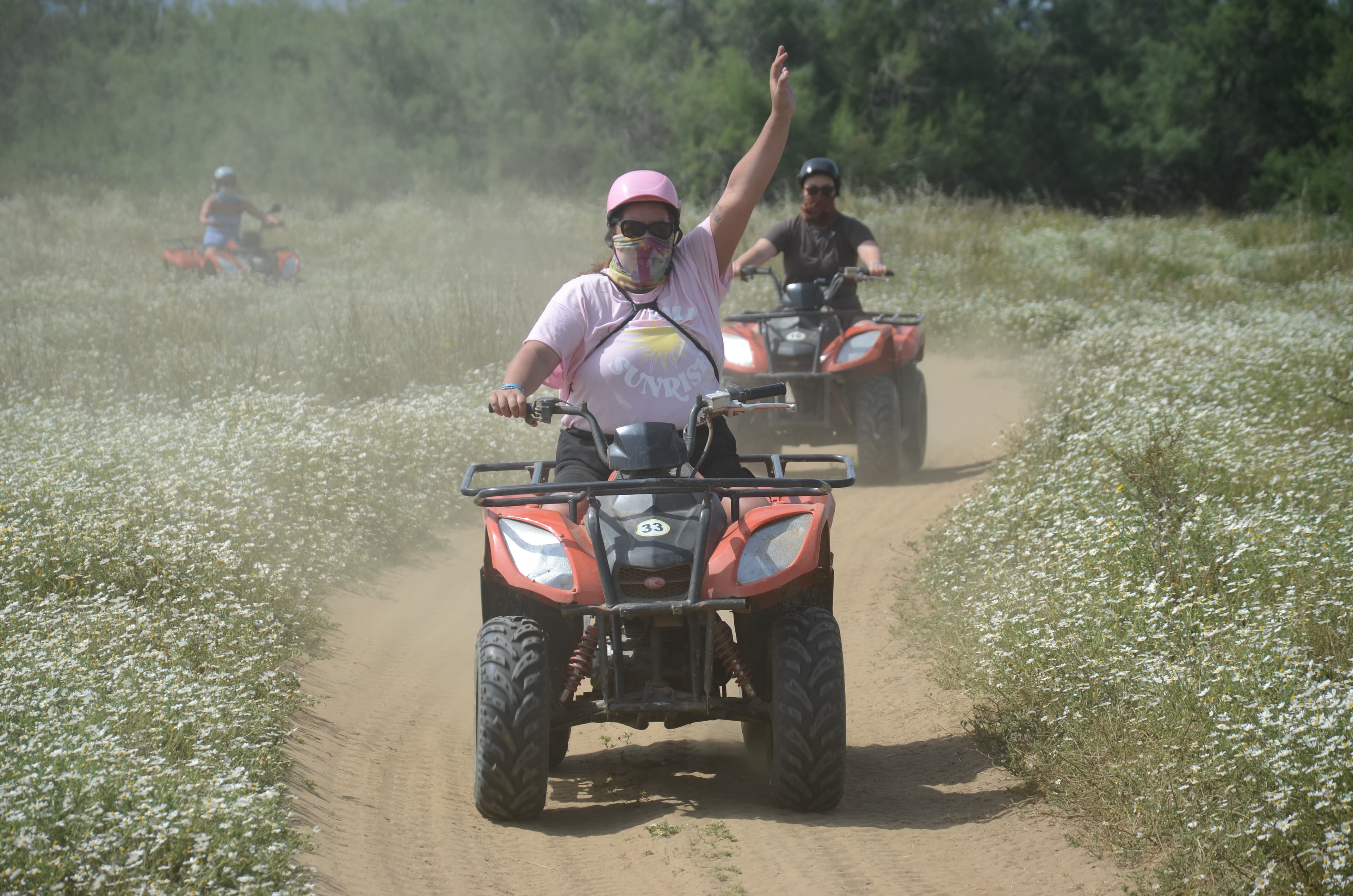 Einsitziges ATV-Quad auf dem Pamucak-Strand-Trail